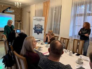 Uczestnicy seminarium podczas zajęć