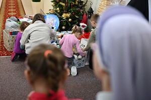 Uczestnicy podczas akcji "Paczuszka dla Maluszka”