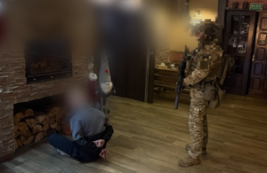 policjant i i osoba zatrzymana