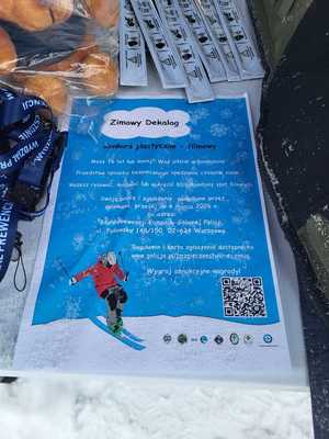 Policjanci biorący udział w pikniku charytatywnym