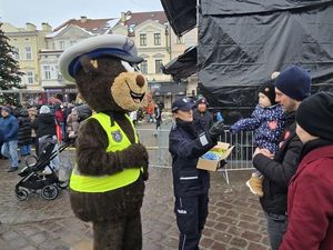Policjanci podczas finału WOŚP na rzeszowskim Rynku