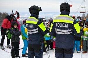Policjanci podczas ferii zimowych