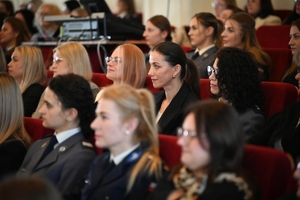 Uczestniczki i uczestnicy koncertu z okazji Dnia Kobiet zorganizowanego przez Komendę Wojewódzką Policji w Rzeszowie w Sali Koncertowej Wydziału Muzyki Uniwersytetu Rzeszowskiego.