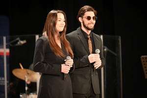 Uczestniczki i uczestnicy koncertu z okazji Dnia Kobiet zorganizowanego przez Komendę Wojewódzką Policji w Rzeszowie w Sali Koncertowej Wydziału Muzyki Uniwersytetu Rzeszowskiego.