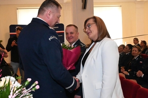 Uczestniczki i uczestnicy koncertu z okazji Dnia Kobiet zorganizowanego przez Komendę Wojewódzką Policji w Rzeszowie w Sali Koncertowej Wydziału Muzyki Uniwersytetu Rzeszowskiego.