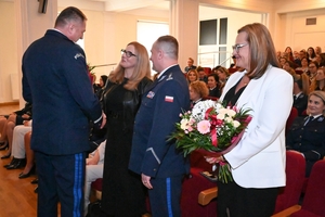 Uczestniczki i uczestnicy koncertu z okazji Dnia Kobiet zorganizowanego przez Komendę Wojewódzką Policji w Rzeszowie w Sali Koncertowej Wydziału Muzyki Uniwersytetu Rzeszowskiego.