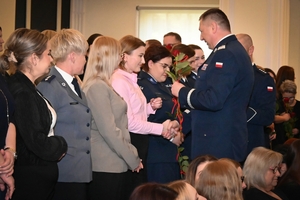 Uczestniczki i uczestnicy koncertu z okazji Dnia Kobiet zorganizowanego przez Komendę Wojewódzką Policji w Rzeszowie w Sali Koncertowej Wydziału Muzyki Uniwersytetu Rzeszowskiego.