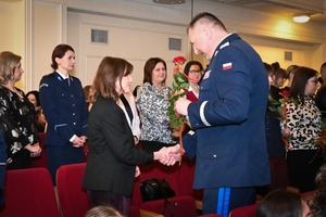 Uczestniczki i uczestnicy koncertu z okazji Dnia Kobiet zorganizowanego przez Komendę Wojewódzką Policji w Rzeszowie w Sali Koncertowej Wydziału Muzyki Uniwersytetu Rzeszowskiego.