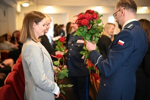 Uczestniczki i uczestnicy koncertu z okazji Dnia Kobiet zorganizowanego przez Komendę Wojewódzką Policji w Rzeszowie w Sali Koncertowej Wydziału Muzyki Uniwersytetu Rzeszowskiego.