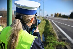 Umundurowana policjantka