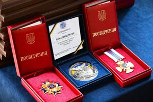 Policjanci i uczestnicy uroczystości wręczenia odznaczeń dla podkarpackich policjantów