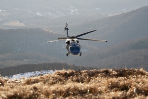Kontrterroryści podczas ćwiczeń.