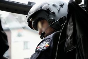 Kontrterroryści podczas ćwiczeń.