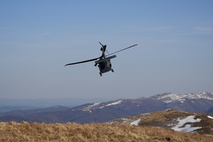 Kontrterroryści podczas ćwiczeń.