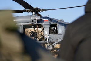 Kontrterroryści podczas ćwiczeń.