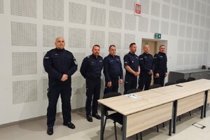 Funkcjonariusze podczas zakończenia szkolenia.