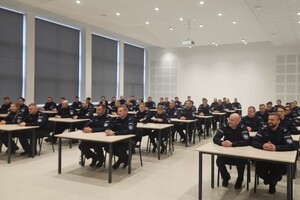 Funkcjonariusze podczas zakończenia szkolenia.