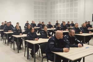 Funkcjonariusze podczas zakończenia szkolenia.