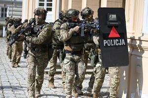 Policjanci podczas szkolenia