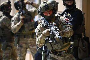 Policjanci podczas szkolenia