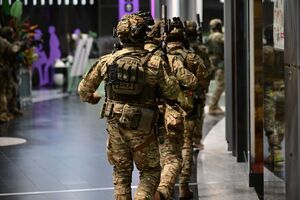 Funkcjonariusze podczas doskonalenia umiejętności