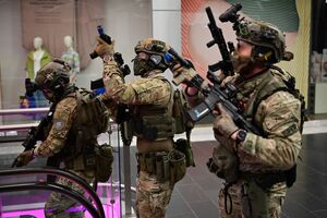 Funkcjonariusze podczas doskonalenia umiejętności