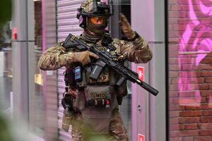 Funkcjonariusze podczas doskonalenia umiejętności