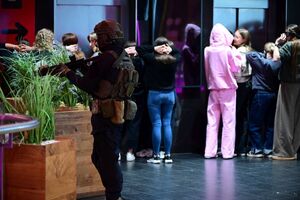 Funkcjonariusze podczas doskonalenia umiejętności