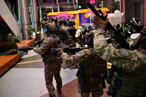 Funkcjonariusze podczas doskonalenia umiejętności