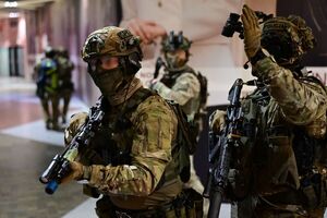 Funkcjonariusze podczas doskonalenia umiejętności