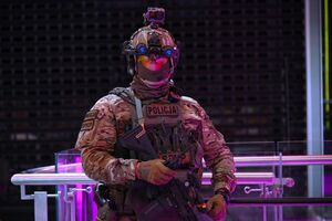 Funkcjonariusze podczas doskonalenia umiejętności