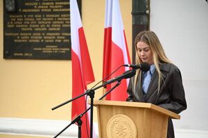 Uczestnicy podczas uroczystości pod Kościołem Garnizonowym w Rzeszowie