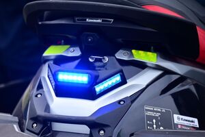 Policjanci oraz inne osoby podczas doskonalenia