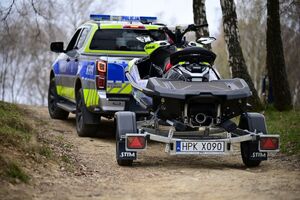 Policjanci oraz inne osoby podczas doskonalenia