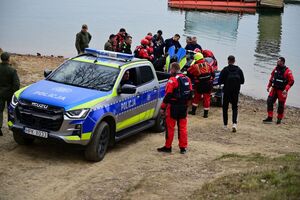 Policjanci oraz inne osoby podczas doskonalenia