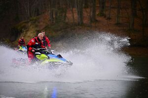 Policjanci oraz inne osoby podczas doskonalenia
