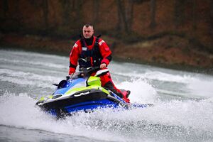 Policjanci oraz inne osoby podczas doskonalenia