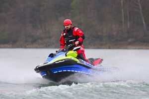 Policjanci oraz inne osoby podczas doskonalenia