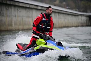 Policjanci oraz inne osoby podczas doskonalenia