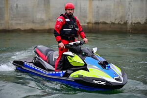 Policjanci oraz inne osoby podczas doskonalenia