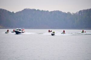 Policjanci oraz inne osoby podczas doskonalenia