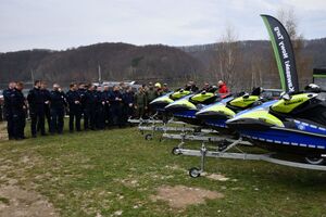 Policjanci oraz inne osoby podczas doskonalenia