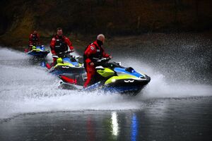 Policjanci oraz inne osoby podczas doskonalenia