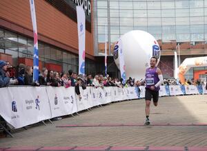 policjant podczas zawodów