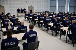 Funkcjonariusze podczas uroczystego zakończenia szkolenia