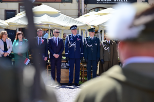Podkarpaccy policjanci podczas obchodów Dnia Flagi Rzeczypospolitej Polskiej