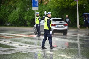 Policjanci podczas eliminacji