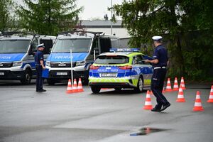 Policjanci podczas eliminacji