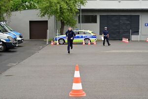 Policjanci podczas eliminacji