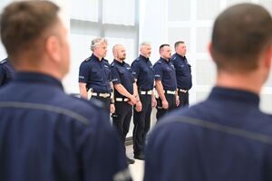 Policjanci podczas eliminacji